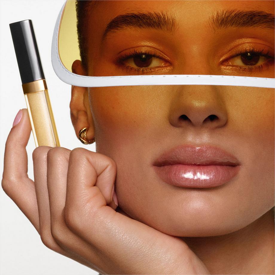 CHANEL v LE GLOSS HAUTE BRILLANCE HYDRATANT ET LISSANT 