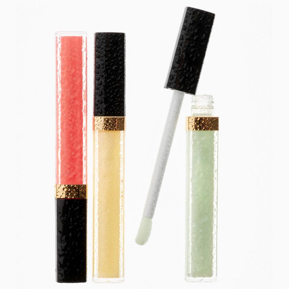 CHANEL  ⁠ DER HOCHGLÄNZENDE GLOSS MIT FEUCHTIGKEITSSPENDENDER UND GLÄTTENDER WIRKUNG 