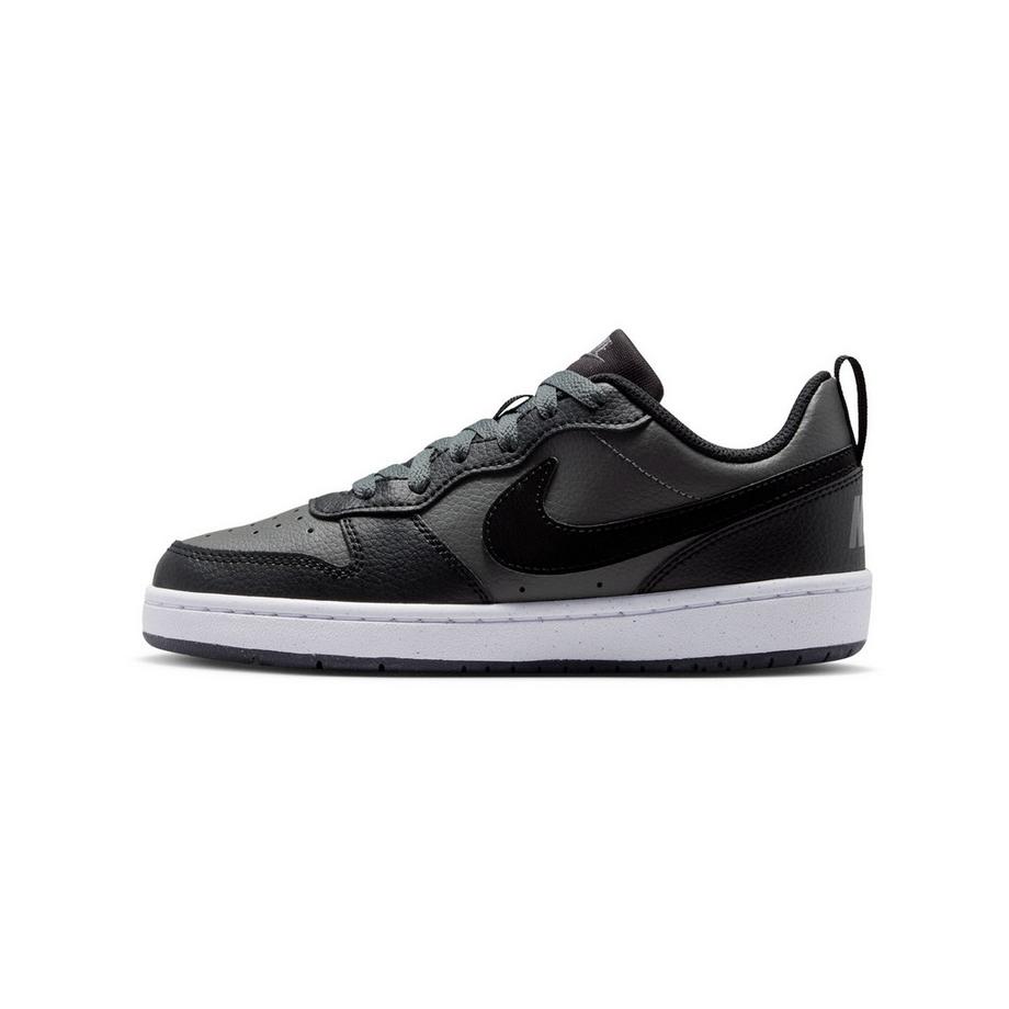 NIKE Low Top Sneakers  