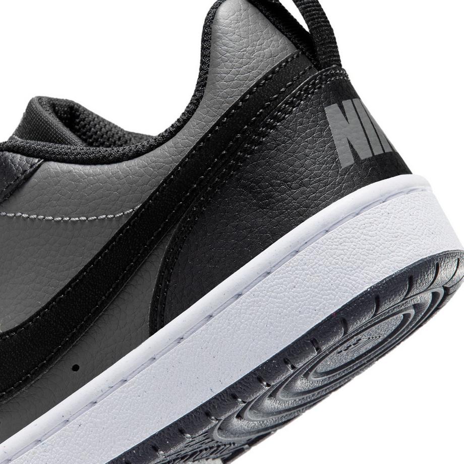 NIKE Low Top Sneakers  
