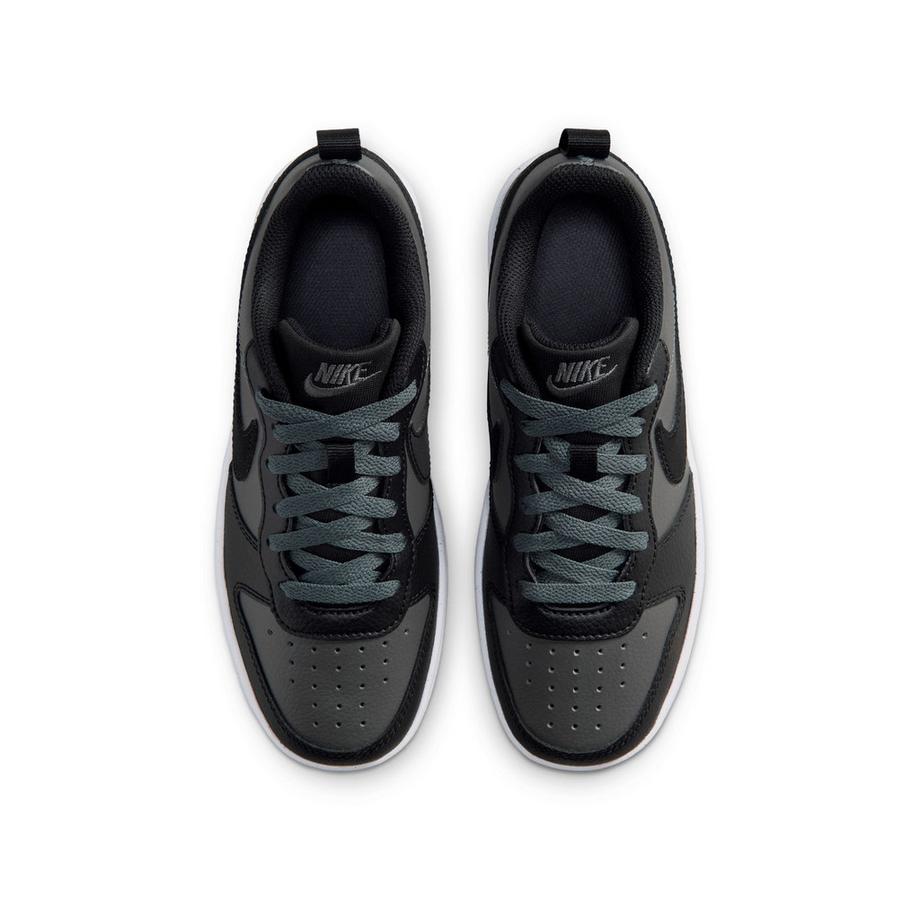 NIKE Low Top Sneakers  