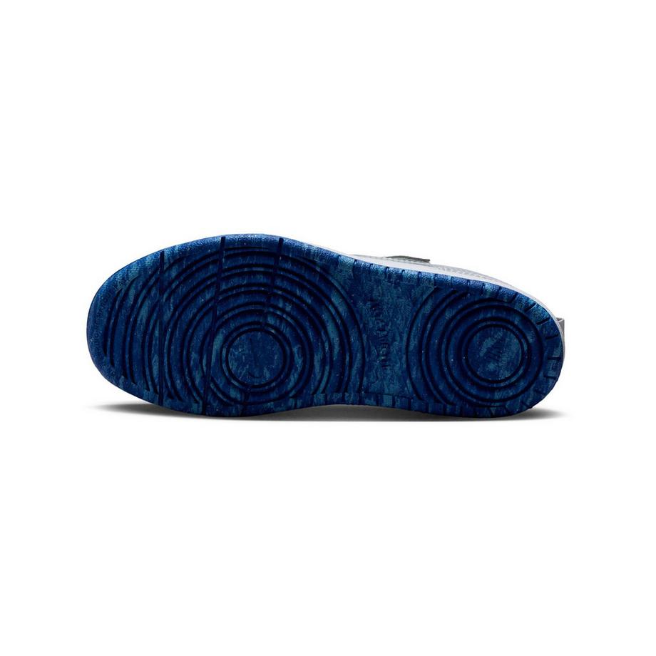NIKE Low Top Sneakers mit Hai-Zahn Grafik  