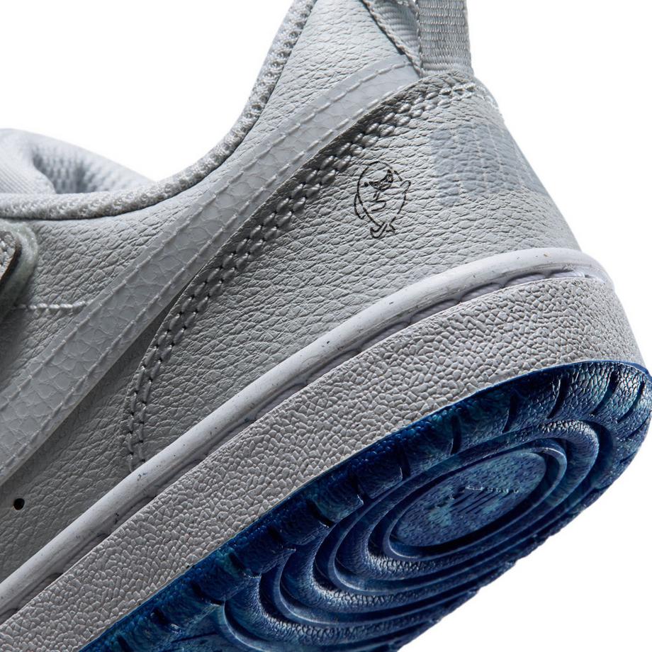 NIKE Low Top Sneakers mit Hai-Zahn Grafik  