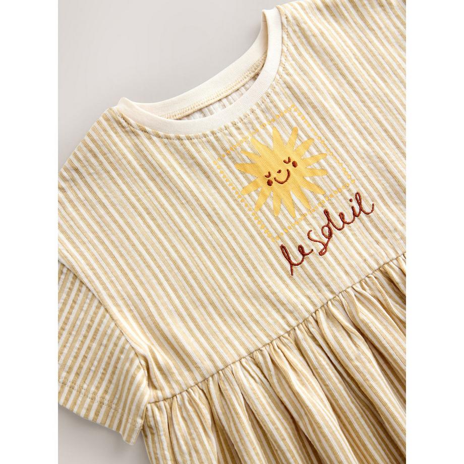 Next  Robe 