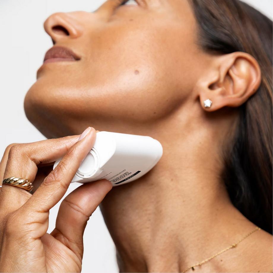 THE INKEY LIST  Bio-active Ceramide Neck Stick - Stick pour le cou à la céramide bio-active 