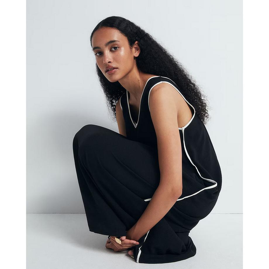 Sfera Robe mi-longue sans manches col en V  