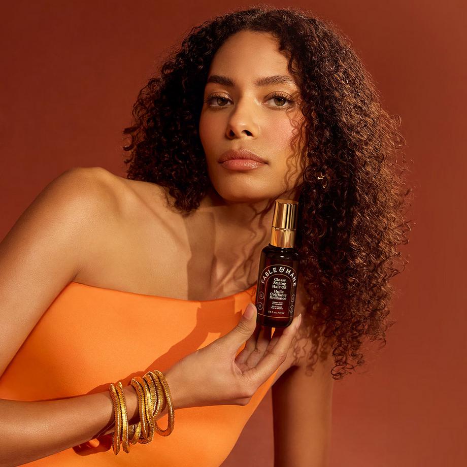FABLE & MANE  Glossy Styling Hair Oil - Glanzspendendes Stylingöl mit Shikakai 