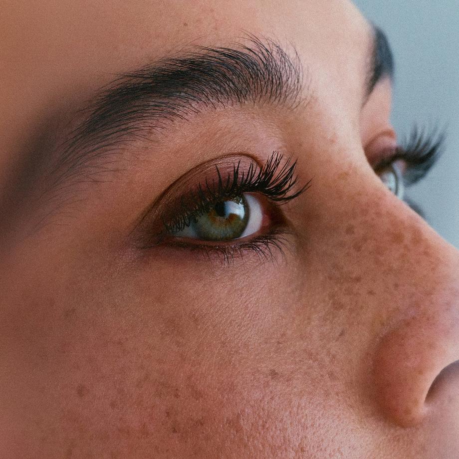 KOSAS  Soulgazer - Mascara aux peptides allongeant et liftant 
