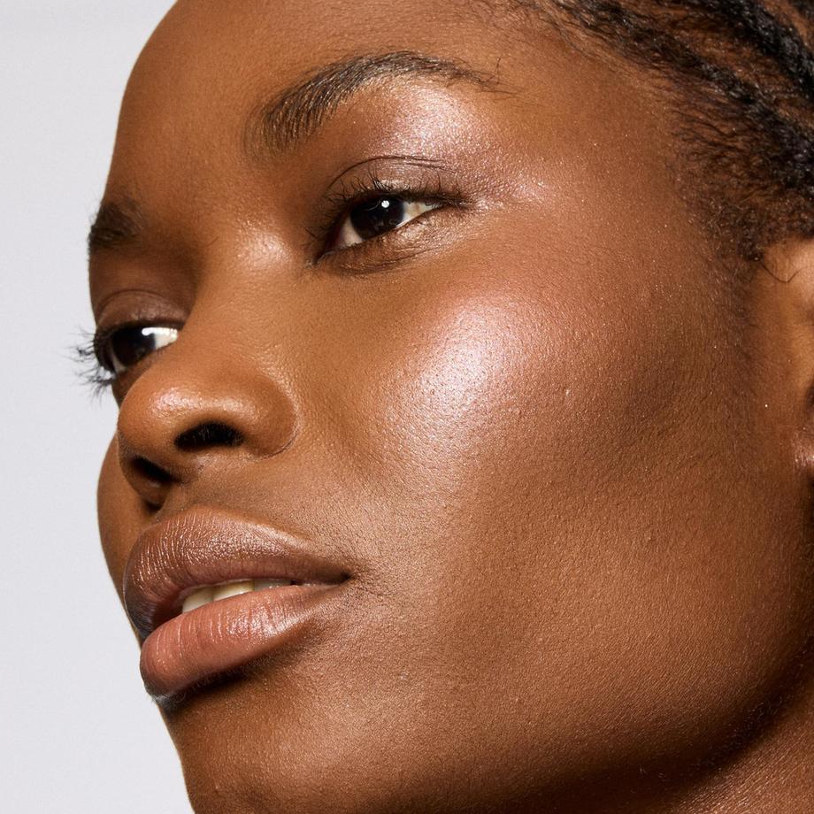 MAC Cosmetics  Glow Play Bouncy Highlighter 