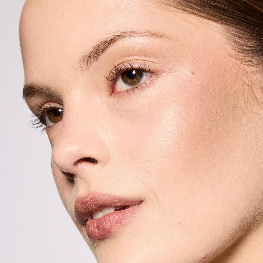 MAC Cosmetics  Glow Play Bouncy Highlighter 