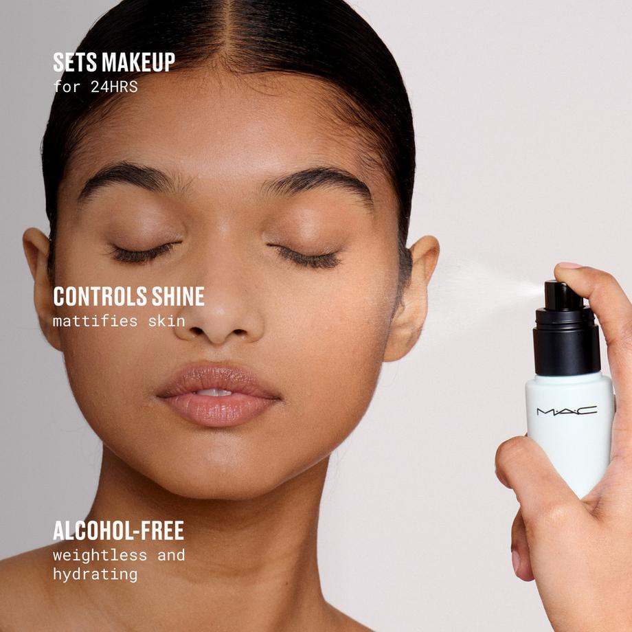 MAC Cosmetics  FIX+ Stay Over Matte 24 HR 