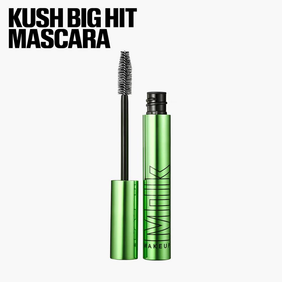 MILK MAKEUP  Set natalizio dei VIP di The Milk - Set Trucco 