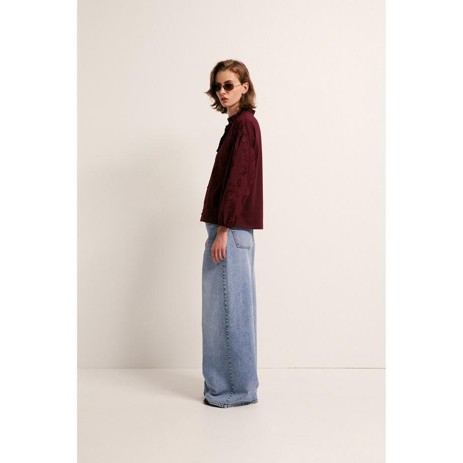 Sfera T-shirt ricamato floreale con collo arricciato  
