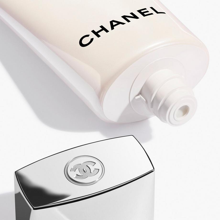 CHANEL ÉCLAT PREMIER LA MOUSSE ⁠ CREME-ZU-SCHAUM-REINIGER FÜR STRAHLENDE LEUCHTKRAFT 