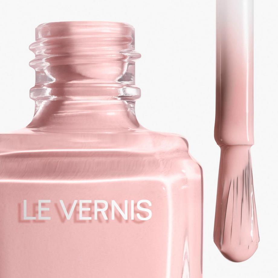 CHANEL LE VERNIS LONGUE TENUE 