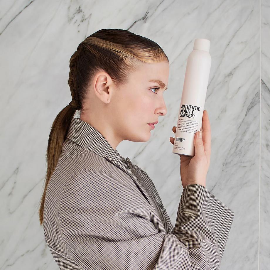 Authentic Beauty Concept  Strong Hold Hairspray - Ultrafeines Haarspray für langen Halt 