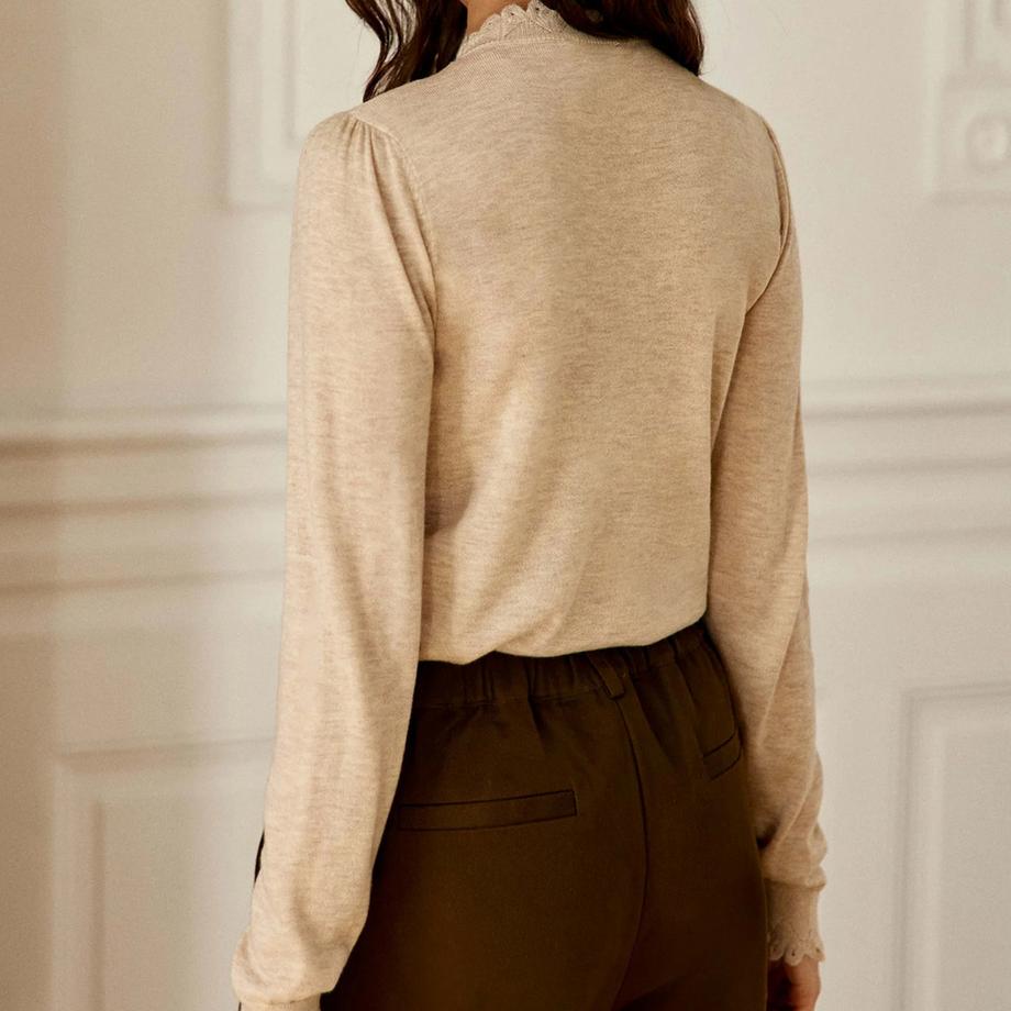 La Petite Etoile Pull à col et poignets festonnés  