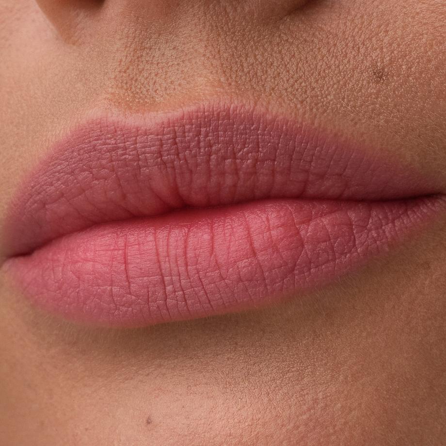CATRICE  Blur-Real Lip Shaper 