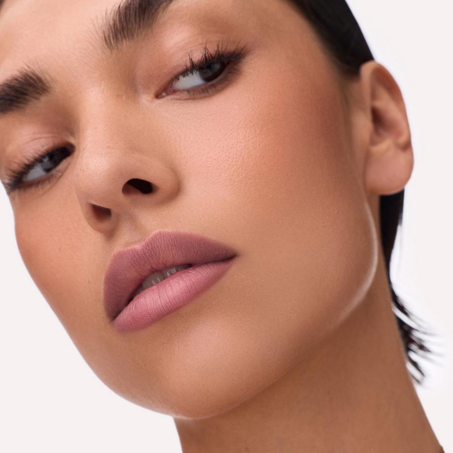 CATRICE  Blur-Real Lip Shaper 