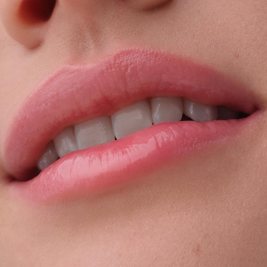 CATRICE  Bare Glow Lip Oil Balm baume huile à lèvres 