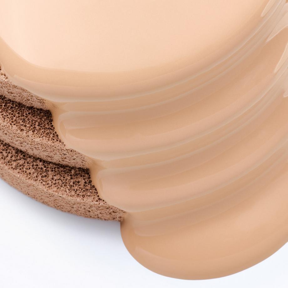 CATRICE  Invisible Cover Cushion Foundation 