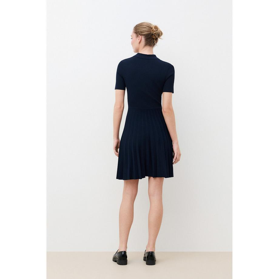 Caroll Geknöpftes Kleid mit Plissee-Rock und Schlüsselloch-Ausschnitt  