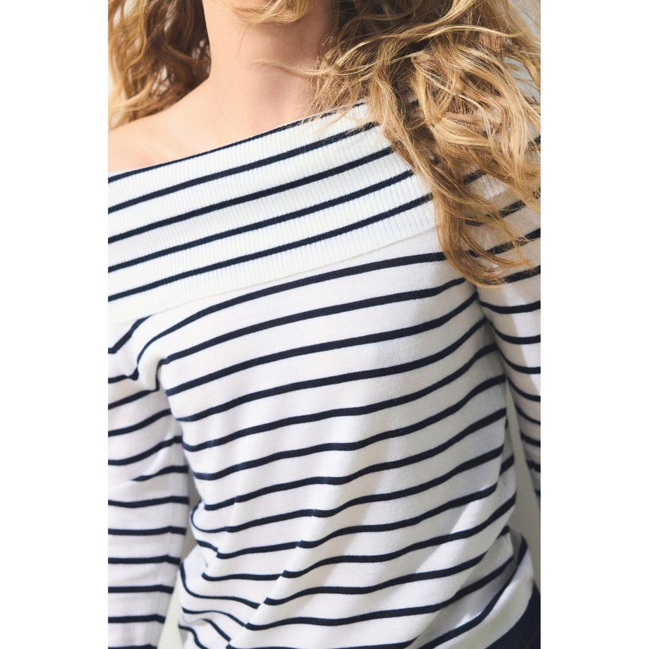 Caroll Gestreifter Pullover mit Off-Shoulder-Ausschnitt  