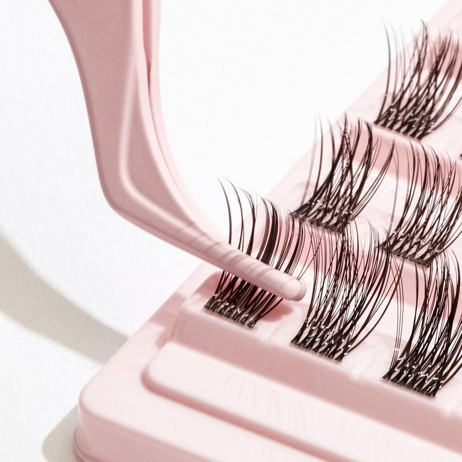 Tatti Lashes  Très Chic – Cils individuels en clusters 