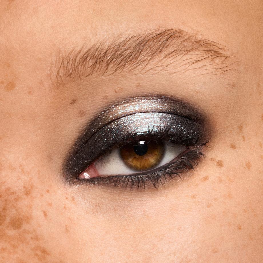 MAC Cosmetics  Smoke + Ice Eye Shadow Duo 