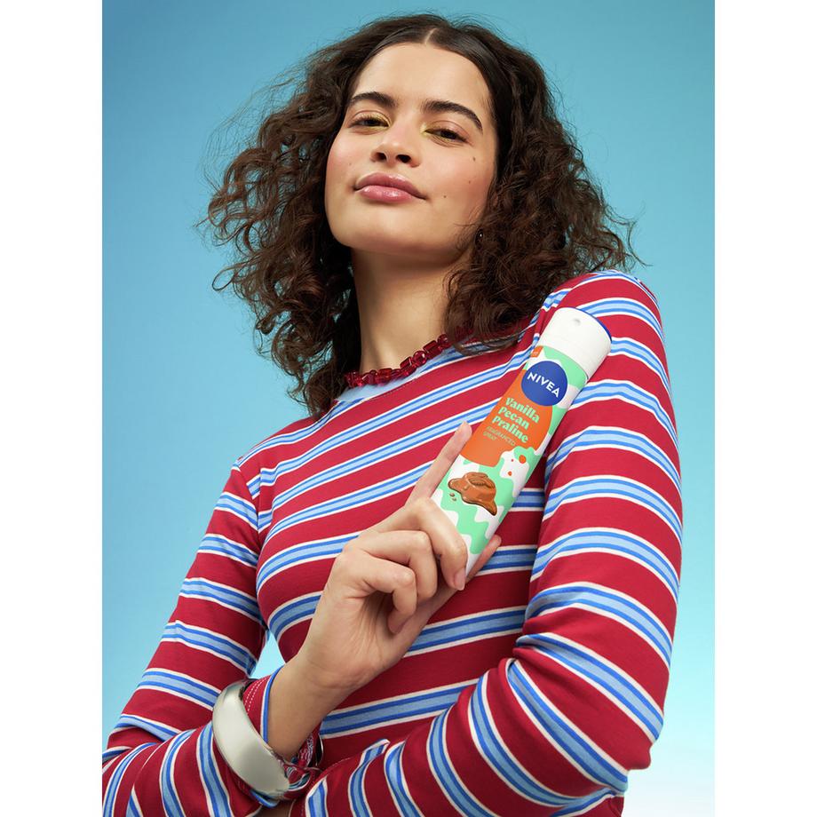 NIVEA  Deodorante Spray Donna Vanilla Pecan Praline 