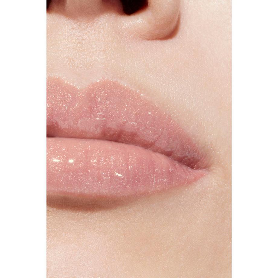 CHANEL ROUGE COCO HYDRA GLOSS ⁠ DER HOCHGLÄNZENDE GLOSS MIT FEUCHTIGKEITSSPENDENDER UND GLÄTTENDER WIRKUNG 