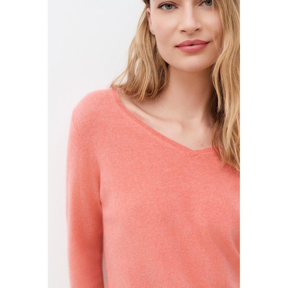 Caroll Pull col V avec détail boutonné  