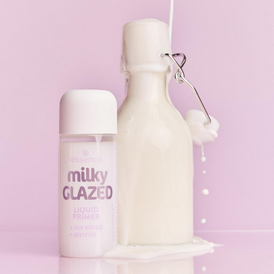 essence  milky GLAZED LIQUID PRIMER 