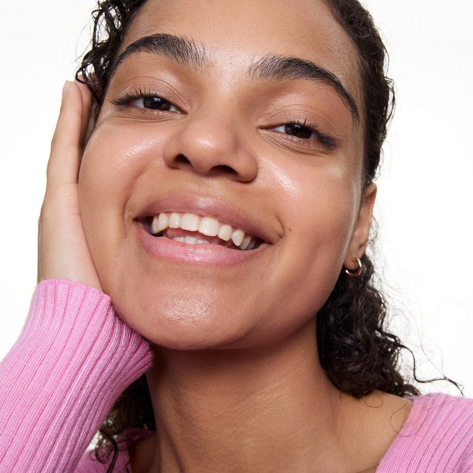 essence  milky GLAZED GLASS SKIN SPRAY 