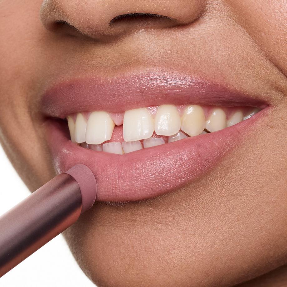essence  BLUR soufflé sheer nude lip balm 