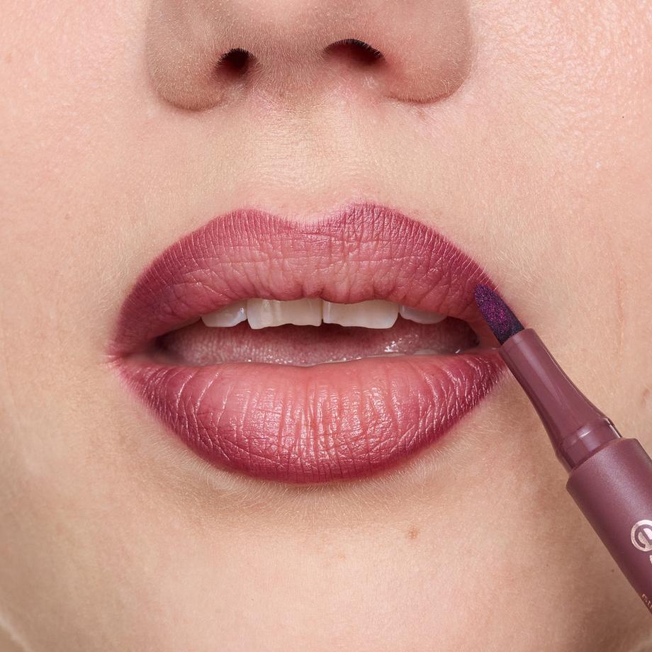 essence  line & STAIN! TATTOO LIP LINER crayon à lèvres 