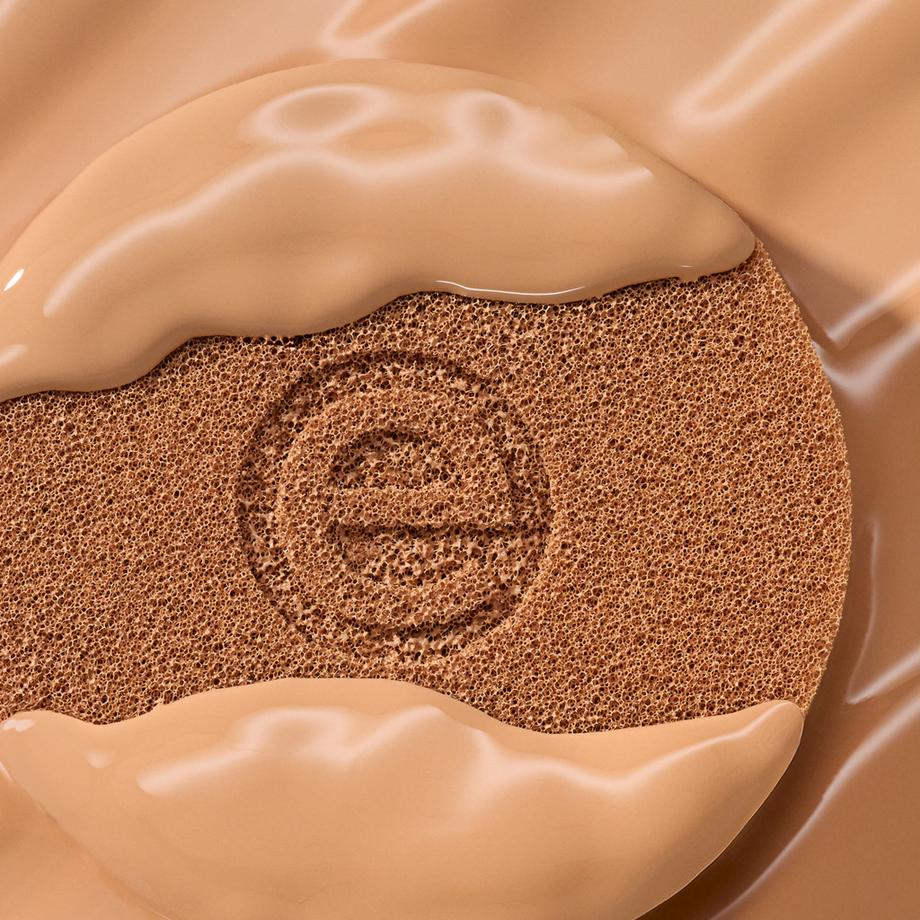 essence  silky CUSHION FONDOTINTA 