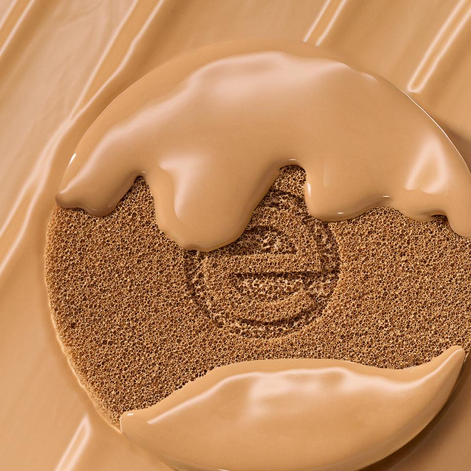 essence  silky CUSHION FONDOTINTA 