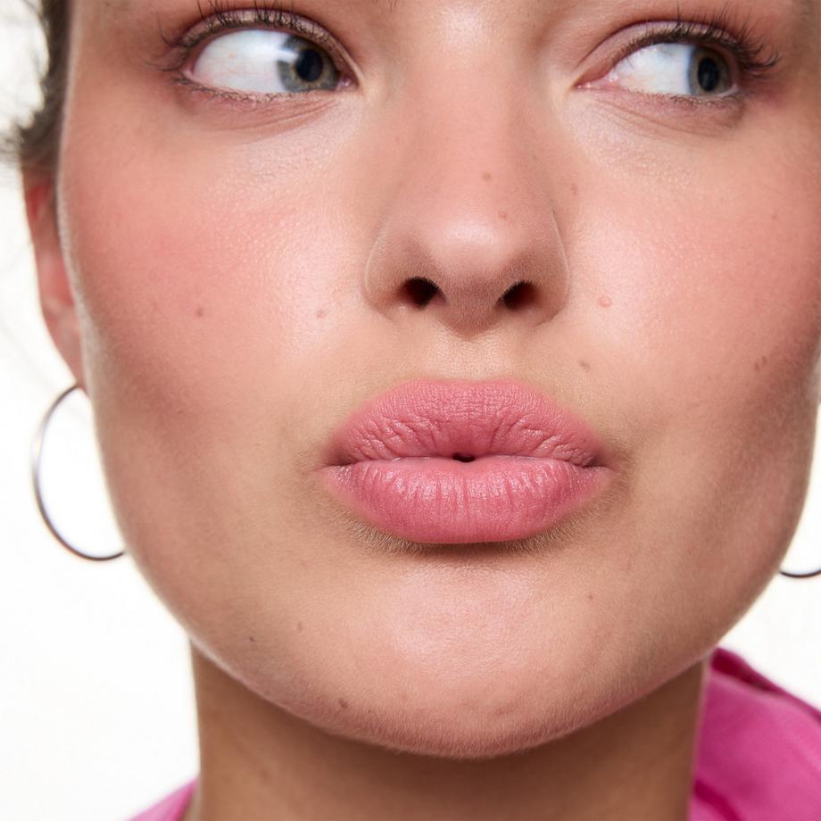 essence  JUICY MATTE lip mousse rouge à lèvres mousse 