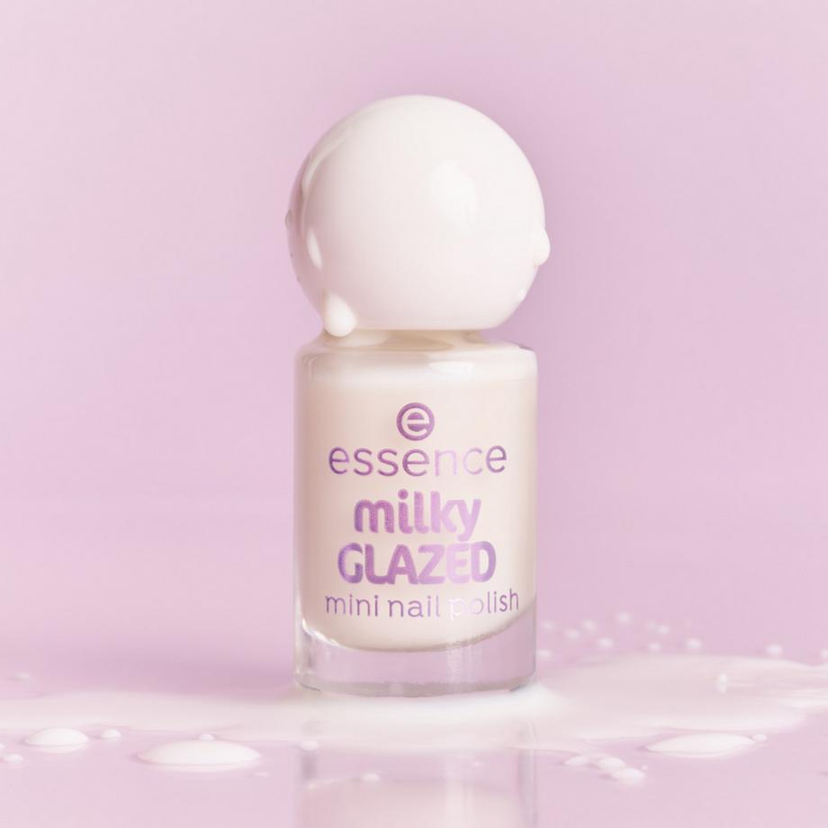 essence  milky GLAZED mini nail polish mini vernis à ongles 