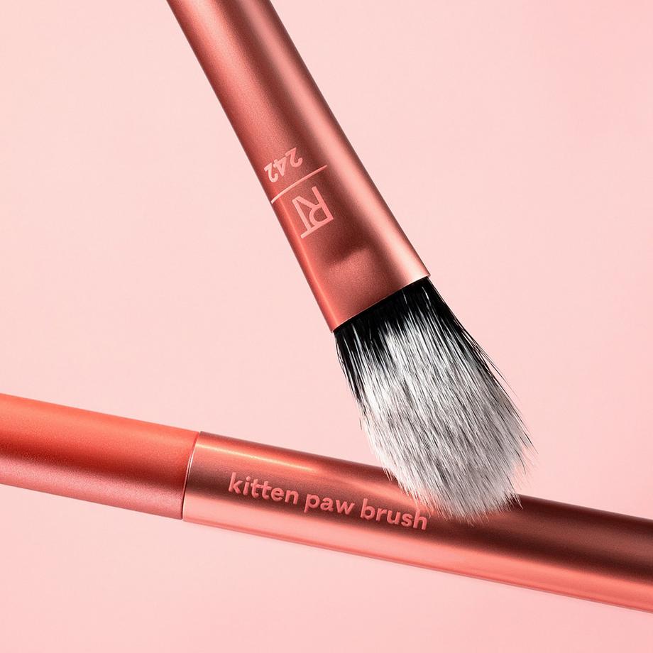 REAL TECHNIQUES  Kitten Paw Concealer Brush 