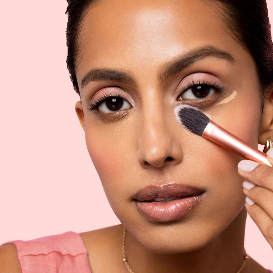 REAL TECHNIQUES  Kitten Paw Concealer Brush 