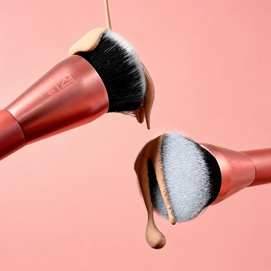 REAL TECHNIQUES  Glow Round Base Brush 