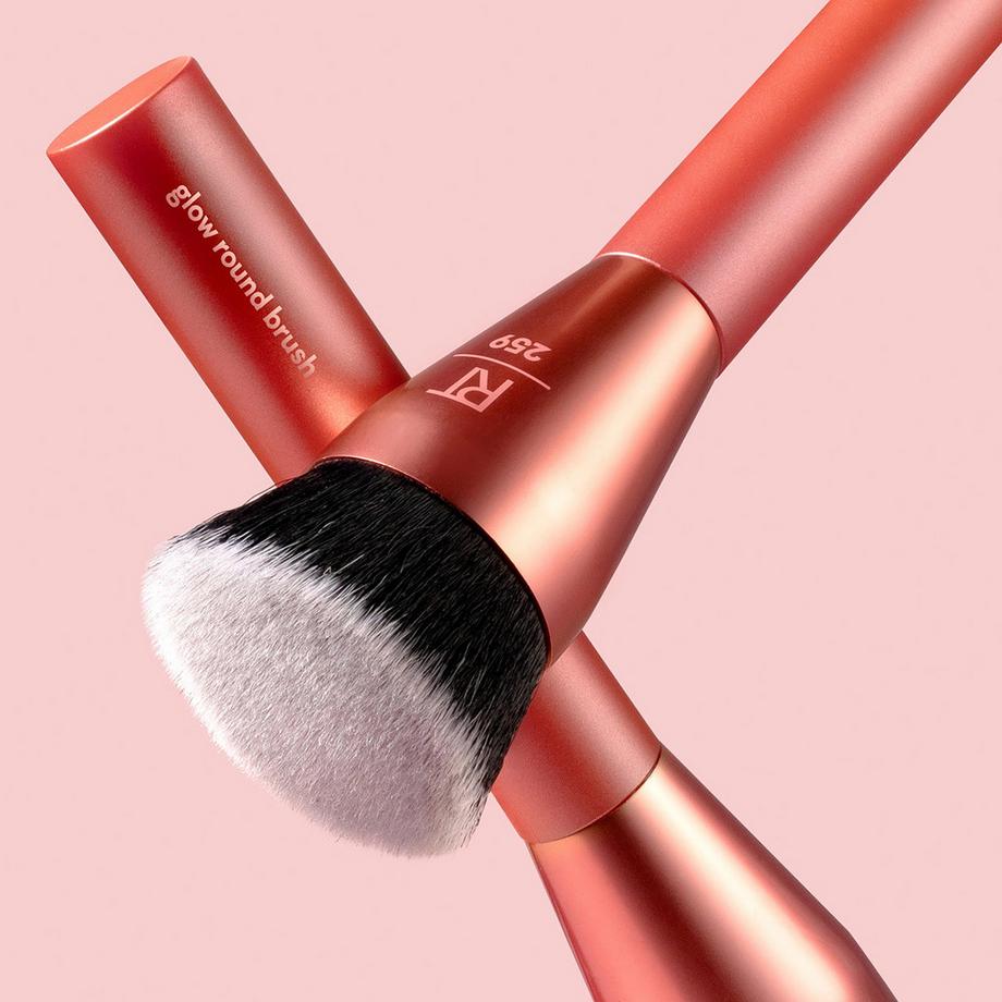 REAL TECHNIQUES  Glow Round Base Brush 