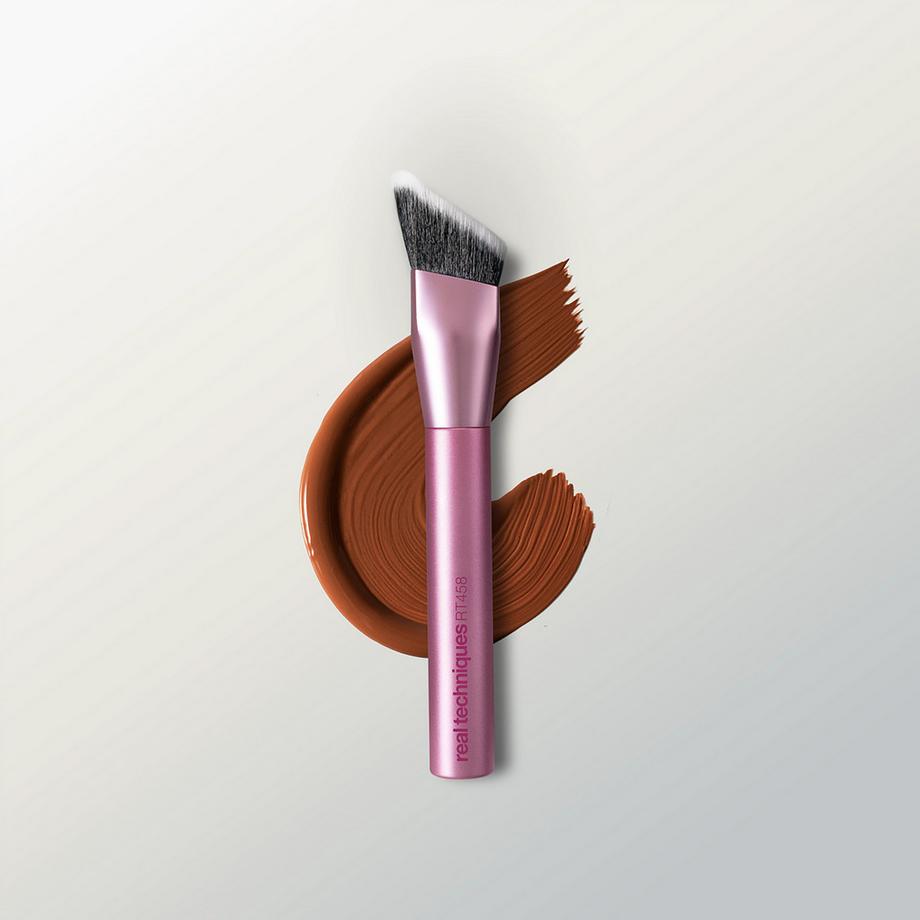 REAL TECHNIQUES  Cheek Hugging Contour Brush 