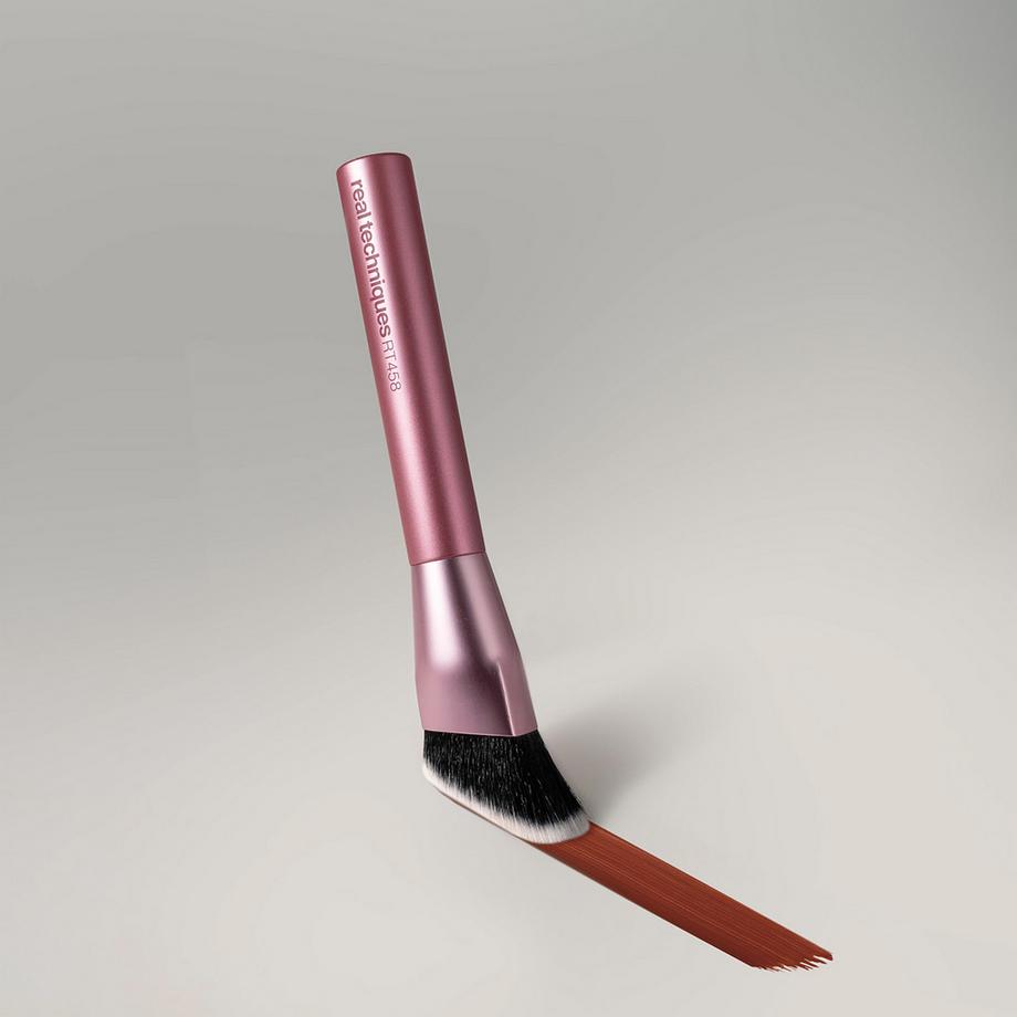 REAL TECHNIQUES  Cheek Hugging Contour Brush 