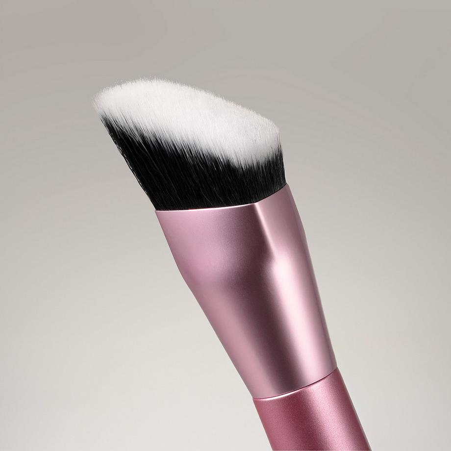 REAL TECHNIQUES  Cheek Hugging Contour Brush 