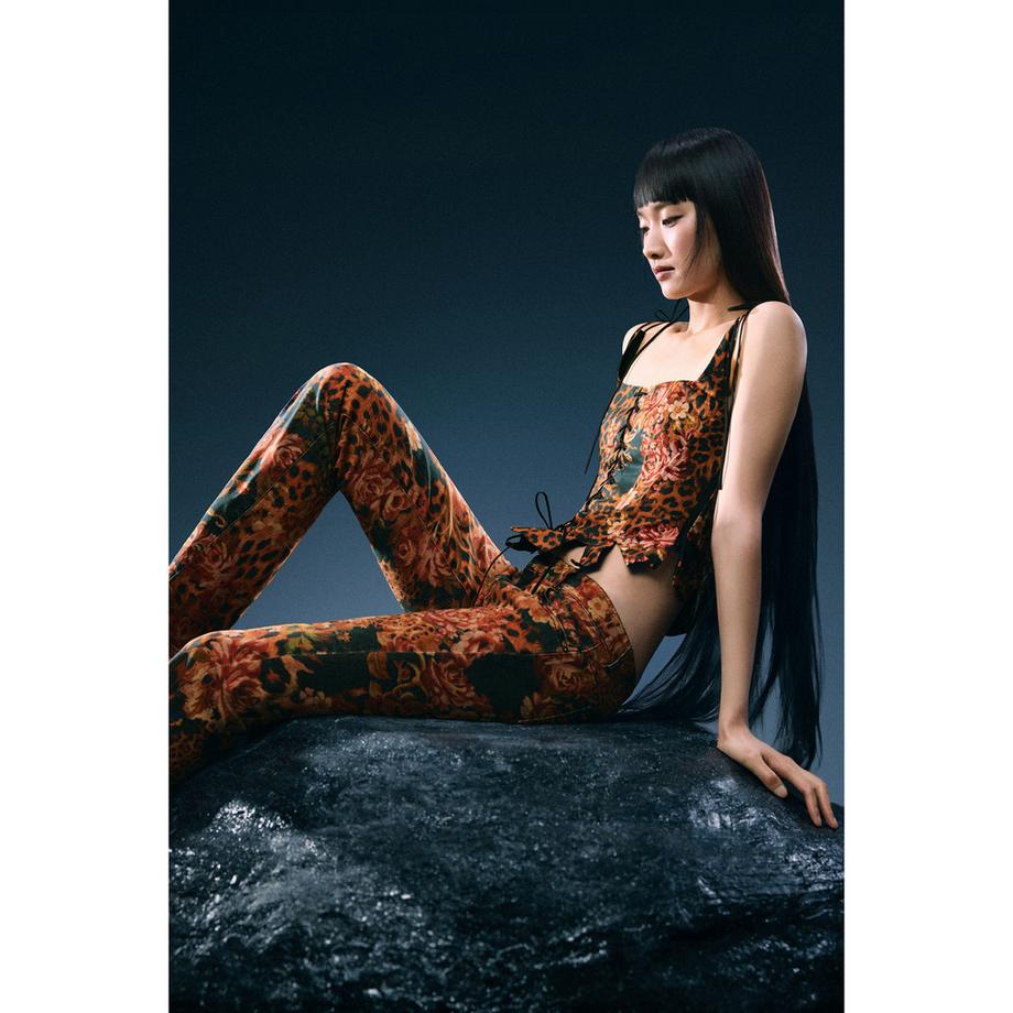 Desigual Camicetta con stampa floreale e leopardo e lacci davanti  