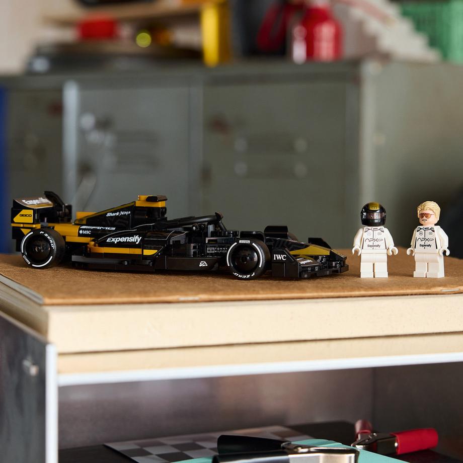 LEGO®  77252 Voiture de course de l’écurie APXGP tirée du film F1® 