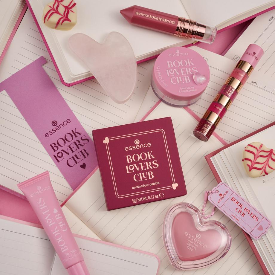 essence  BOOK LOVERS CLUB chapter eyeshadow palette palette de fards à paupières 